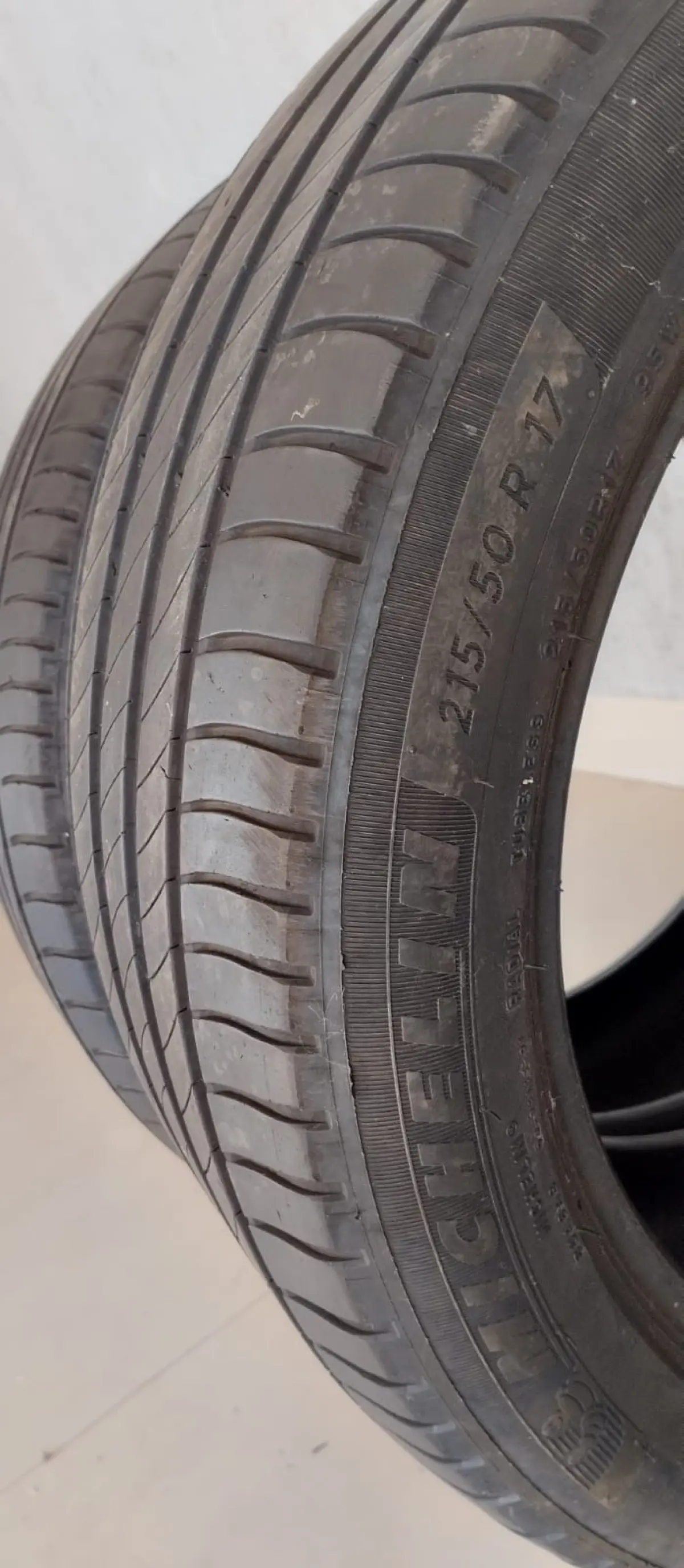Pneu 215/50 R17 - Imagem 5